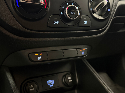 Kia Rio, 2019 года, пробег 101000 км