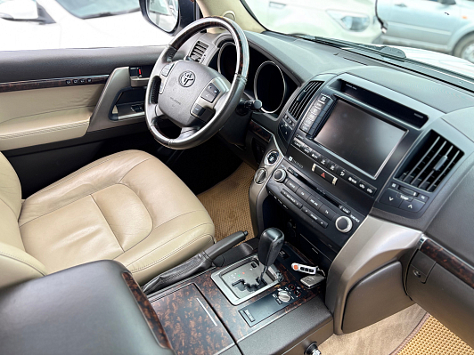 Toyota Land Cruiser, 2011 года, пробег 321650 км