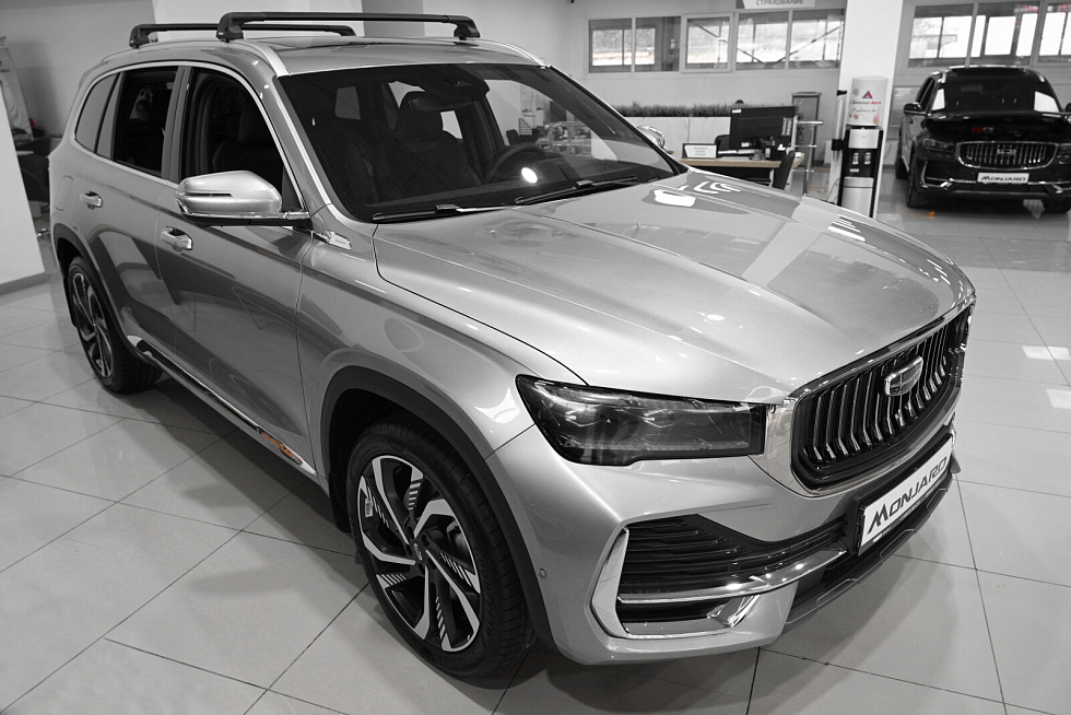 Geely Monjaro Flagship (2023-2025), серебряный