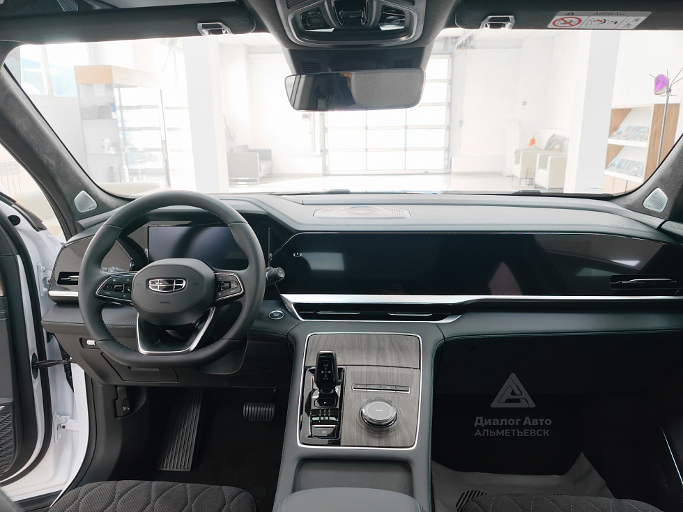 Geely Monjaro Flagship SE, белый