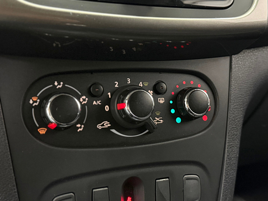 Renault Logan Stepway Life, 2020 года, пробег 99000 км