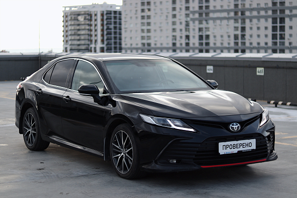 Toyota Camry GR Sport, 2021 года, пробег 130000 км