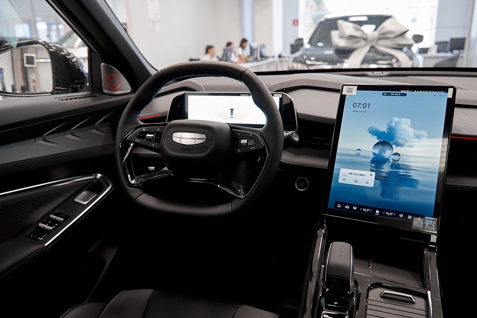 Geely Cityray Люкс, серебряный