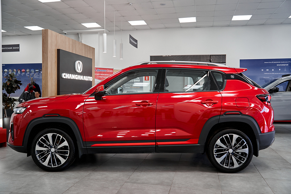 Changan CS35 Plus Техно, серебряный