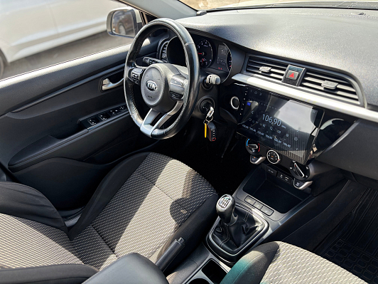 Kia Rio Luxe, 2018 года, пробег 114338 км