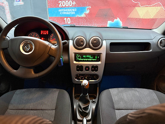 Renault Logan Prestige, 2013 года, пробег 209800 км