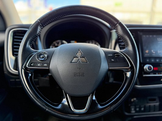 Mitsubishi Outlander Intense+, 2021 года, пробег 163500 км