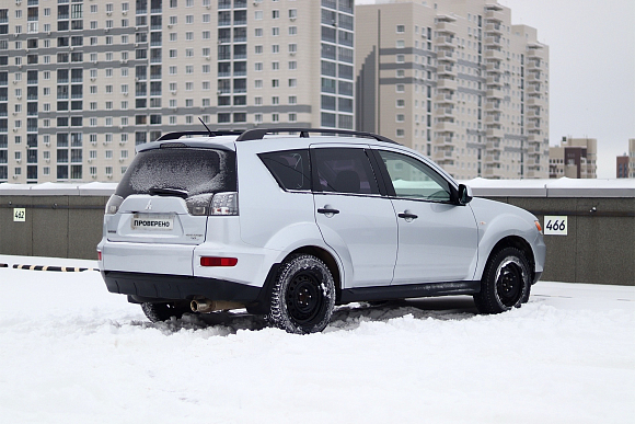 Mitsubishi Outlander Inform, 2011 года, пробег 236000 км