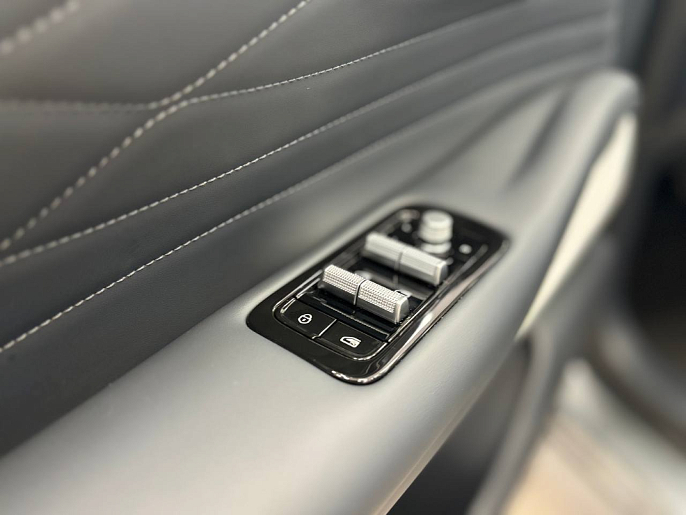 Geely EX5 EM-i Max, серый