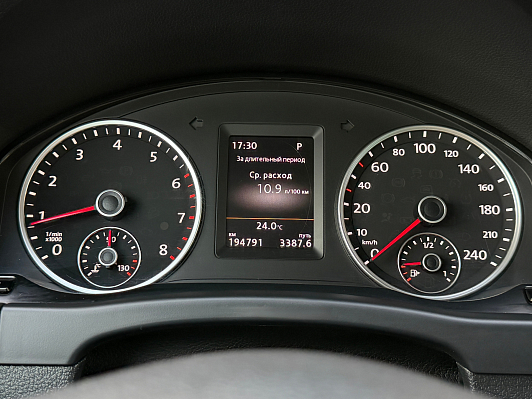 Volkswagen Tiguan Cup, 2015 года, пробег 194000 км