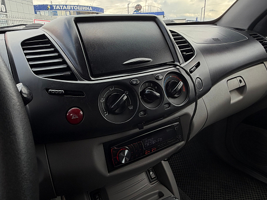 Mitsubishi L200, 2008 года, пробег 220936 км
