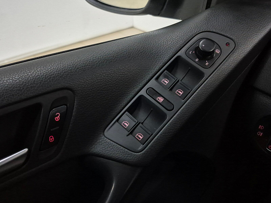 Volkswagen Tiguan Trend&Fun, 2012 года, пробег 162560 км