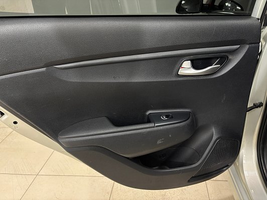 Kia Rio Luxe, 2018 года, пробег 285000 км
