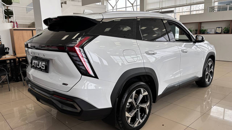 Geely Atlas Флагман, белый