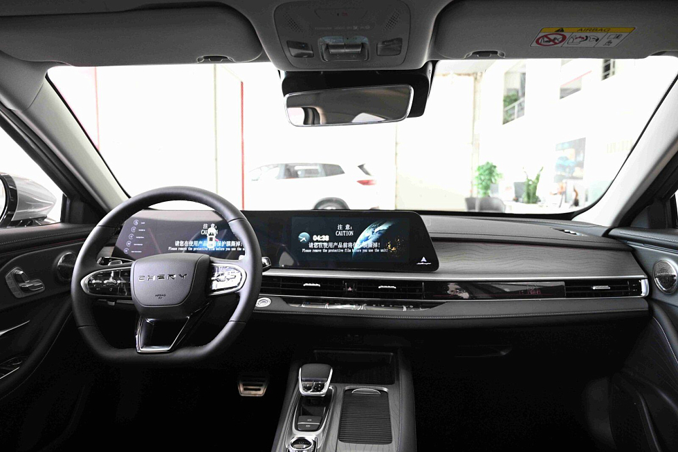 Chery Arrizo 8 Ultra Black, серебряный