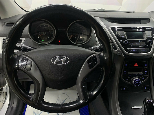Hyundai Elantra, 2015 года, пробег 214634 км