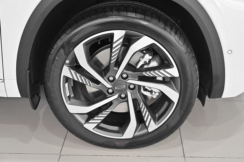 Geely Monjaro , белый