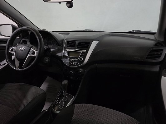 Hyundai Solaris, 2012 года, пробег 262092 км