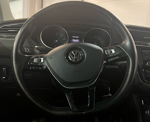 Volkswagen Tiguan Comfortline, 2018 года, пробег 133000 км