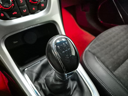 Opel Astra Sport, 2014 года, пробег 195819 км