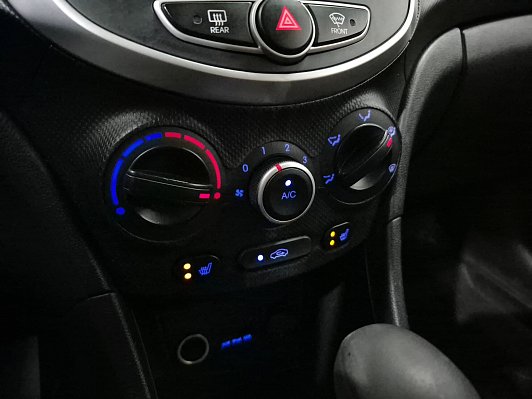 Hyundai Solaris, 2012 года, пробег 262092 км