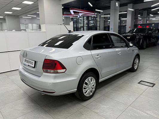 Volkswagen Polo Life, 2017 года, пробег 155000 км