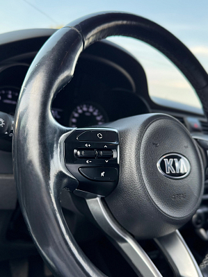 Kia Rio Luxe, 2017 года, пробег 103900 км