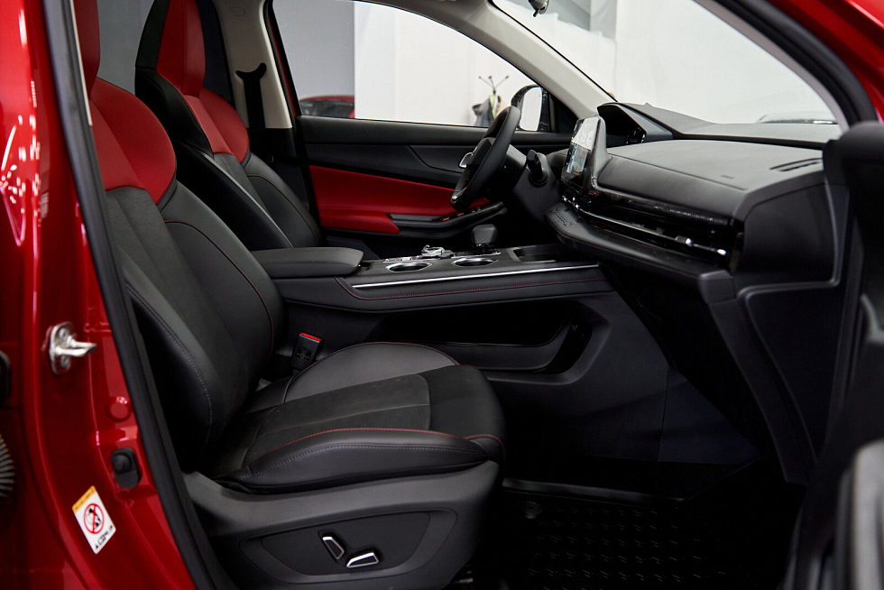 Changan UNI-S (CS55 Plus) Luxe, красный
