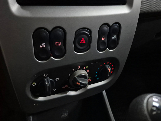 Renault Logan Expression, 2011 года, пробег 114916 км