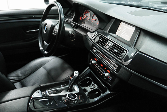 BMW 5 серии, 2014 года, пробег 186538 км
