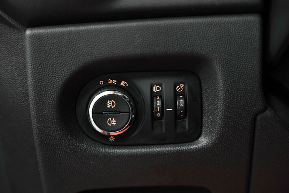 Opel Corsa Color Edition, 2012 года, пробег 158000 км