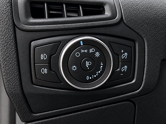 Ford Focus SYNC Edition, 2018 года, пробег 97975 км