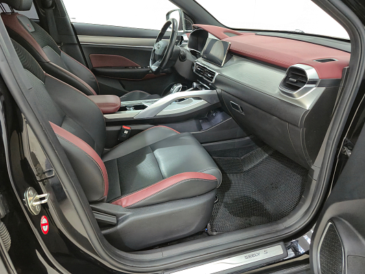 Geely Coolray Flagship, 2021 года, пробег 104370 км