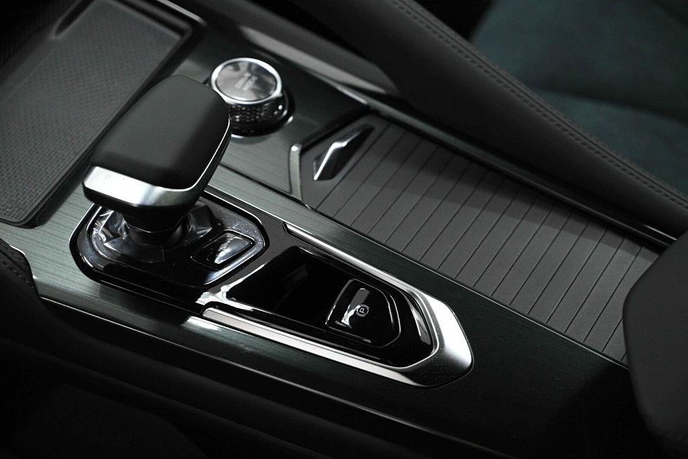 Geely Monjaro Flagship (2023-2025), синий