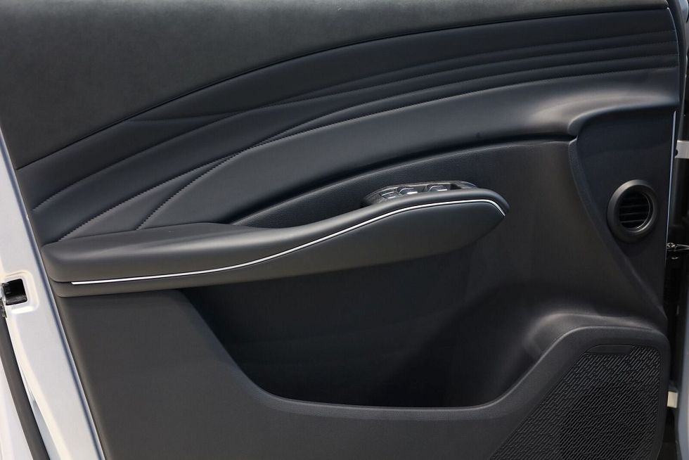 Omoda C7 Supreme, серебряный