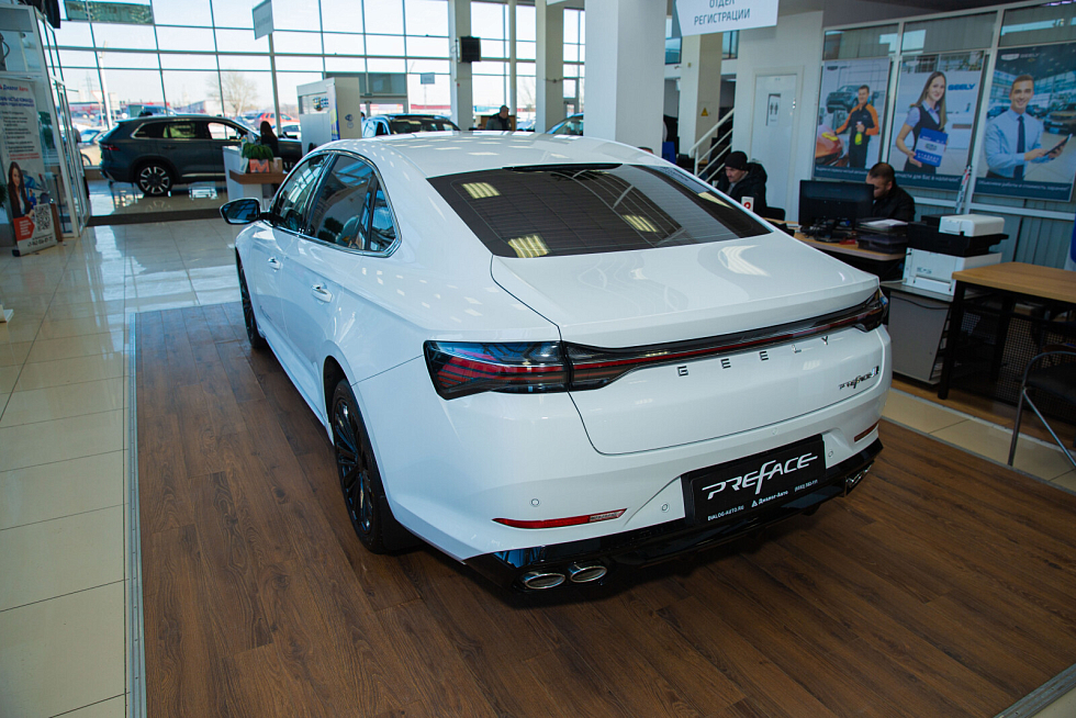 Geely Preface Люкс, белый