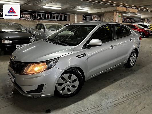 Kia Rio Comfort (без теплых опций), 2012 года, пробег 214000 км