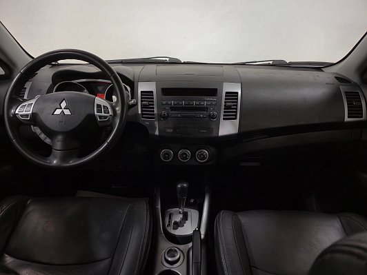 Mitsubishi Outlander Intense, 2008 года, пробег 179504 км
