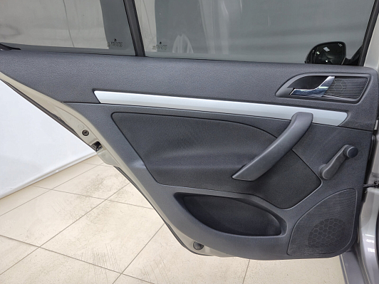 Skoda Octavia Ambition, 2010 года, пробег 291734 км