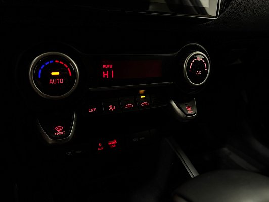 Kia Rio, 2019 года, пробег 57359 км