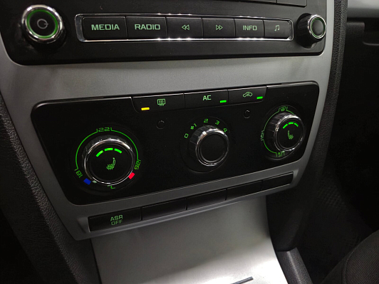 Skoda Octavia Ambition, 2010 года, пробег 291734 км