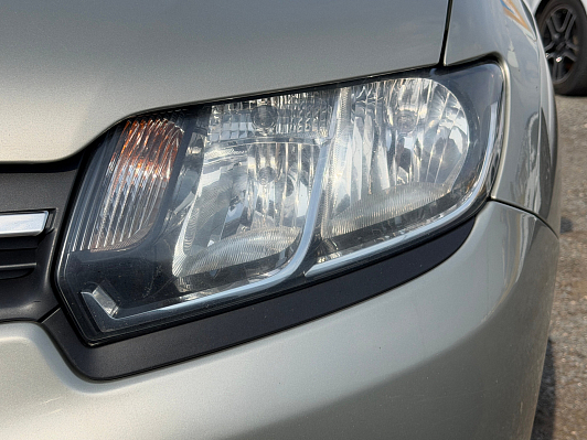 Renault Logan Privilege, 2017 года, пробег 180000 км