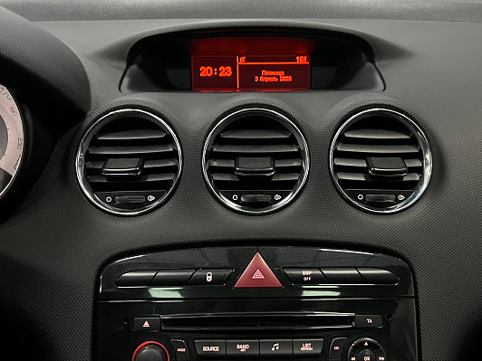 Peugeot 308 Allure, 2012 года, пробег 130000 км