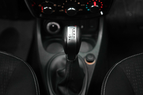 Nissan Terrano Elegance, 2019 года, пробег 20000 км