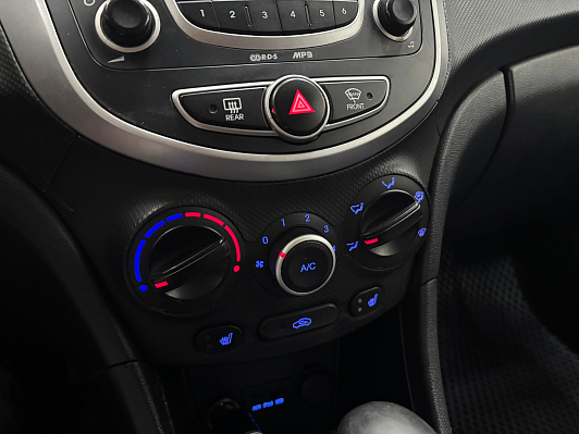 Hyundai Solaris Style, 2013 года, пробег 176745 км