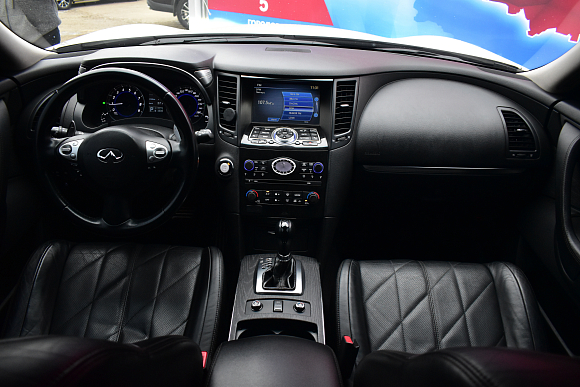 Infiniti QX70, 2014 года, пробег 200000 км