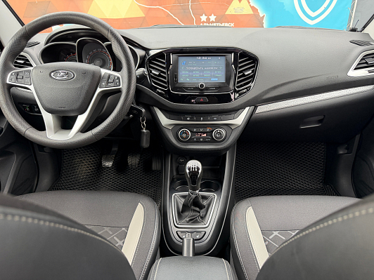Lada (ВАЗ) Vesta Luxe Prestige (2019-2021), 2018 года, пробег 158500 км