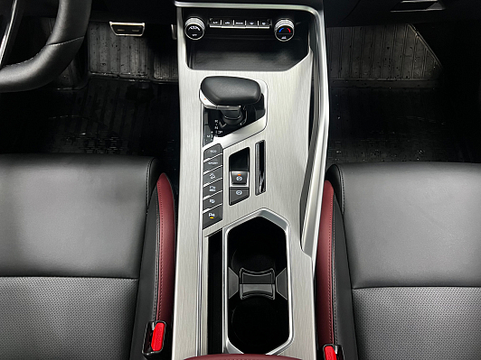 Geely Coolray Flagship, 2023 года, пробег 28000 км
