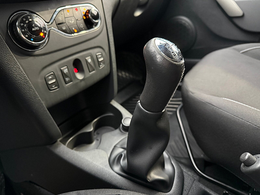 Renault Sandero Privilege, 2015 года, пробег 74000 км