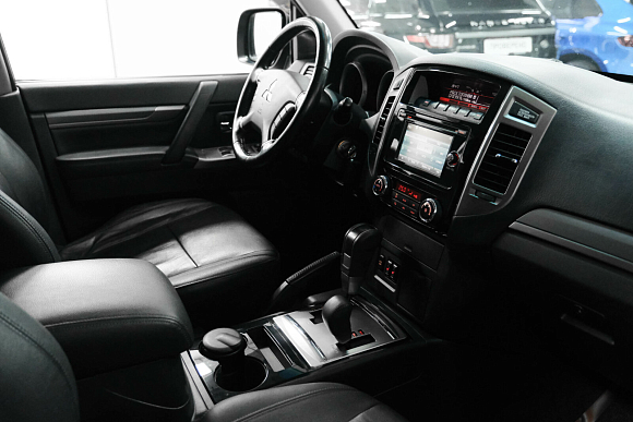 Mitsubishi Pajero Instyle, 2017 года, пробег 150820 км